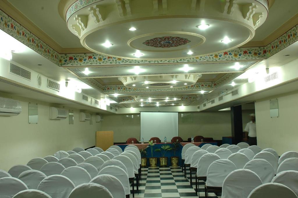 Hotel Kohinoor Jaipur Bagian luar foto